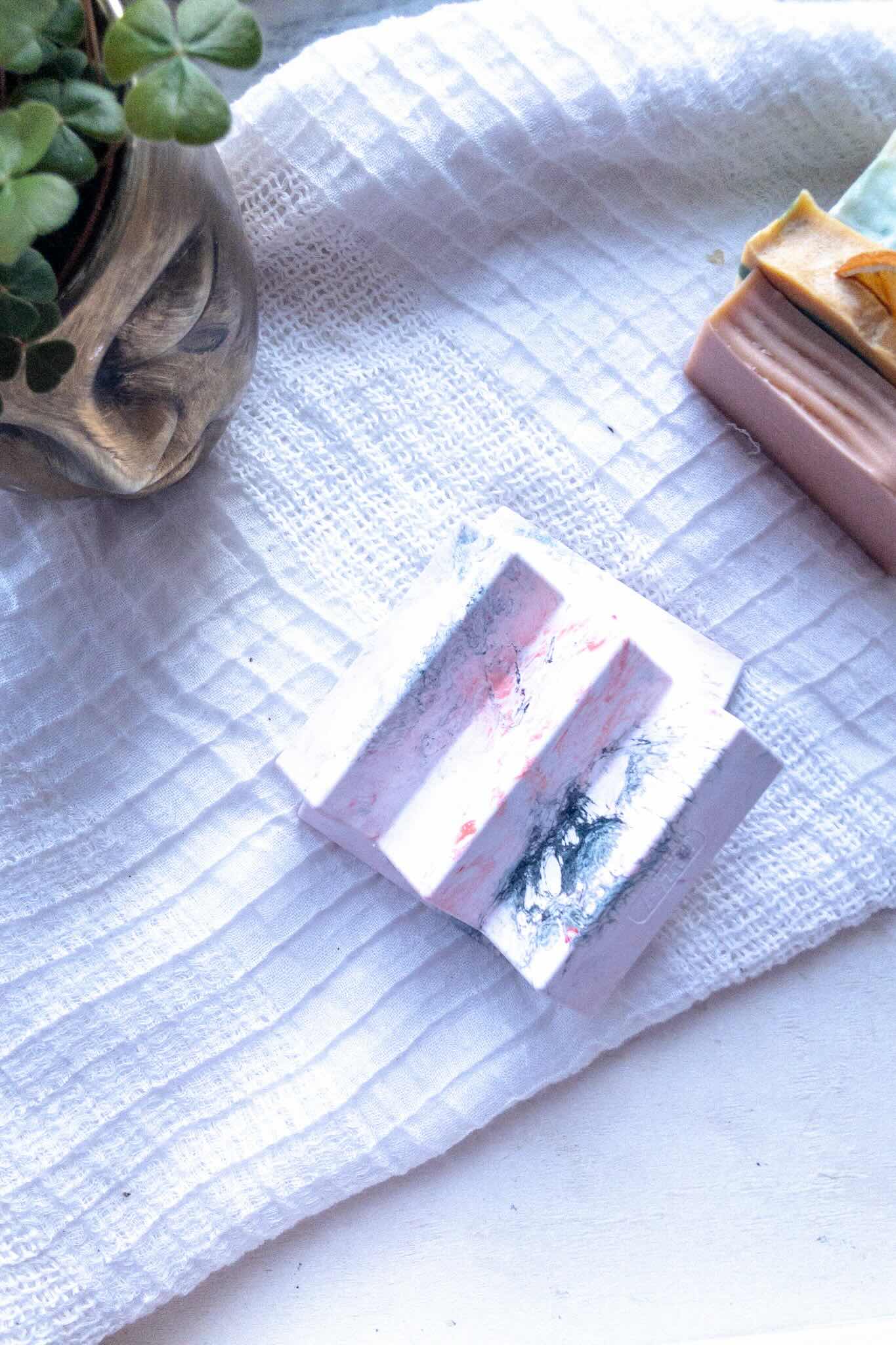 Eco-Friendly Soap Dishes Crafted from Recycled Fishing Nets & Plastic Bottles