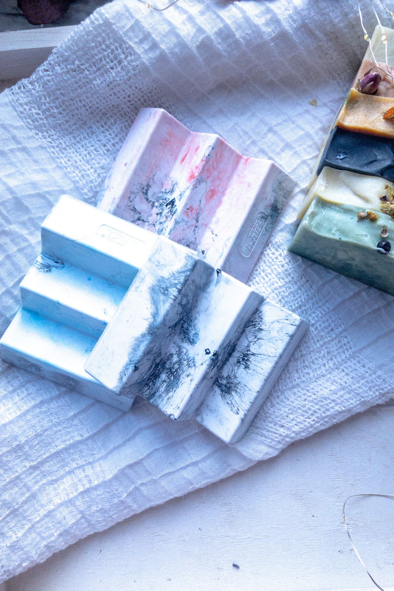 Eco-Friendly Soap Dishes Crafted from Recycled Fishing Nets & Plastic Bottles